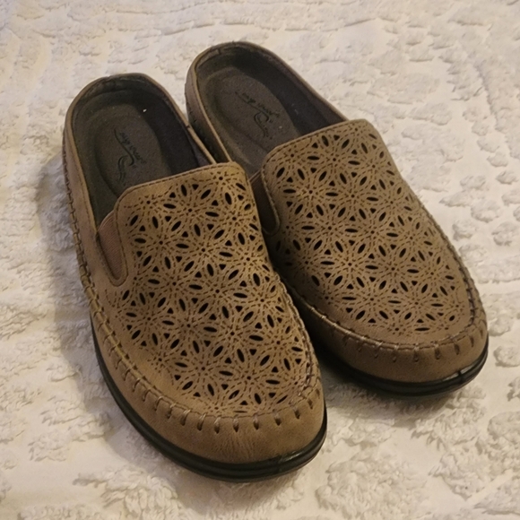 easy street Shoes - Easy Street Women's Beige Kita Comfort Mules, Size 8, Ballet Flat